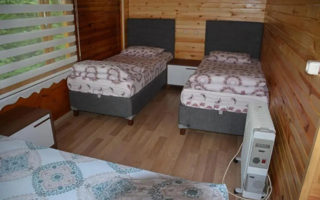 Nazli Cicek Apart