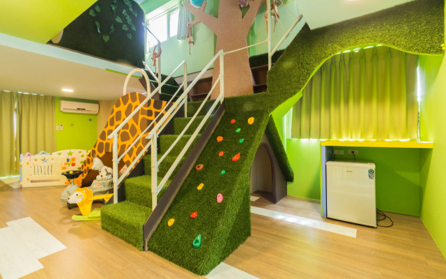 Alice Wonderland B&B