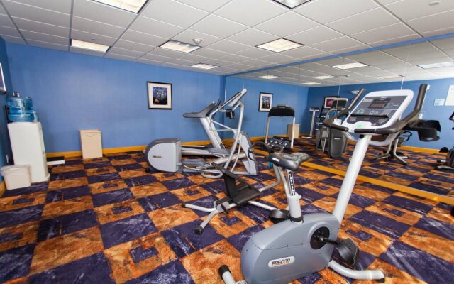 Holiday Inn Express & Suites Sacramento NE Cal Expo by IHG