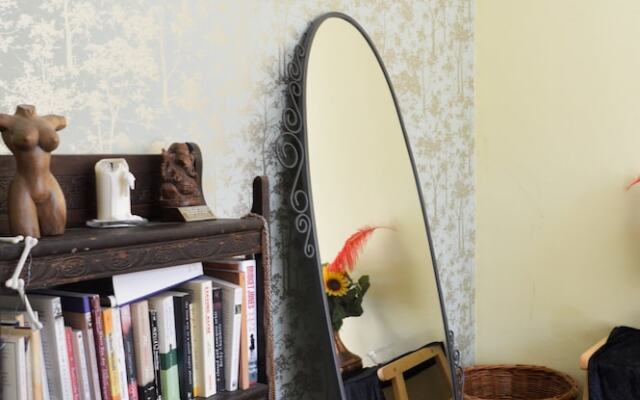 Bohemian 1 Bedroom Apartment in Edinburgh