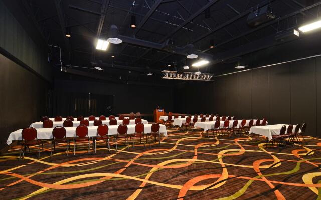 Sleep Inn & Suites Conference Center and Water Park