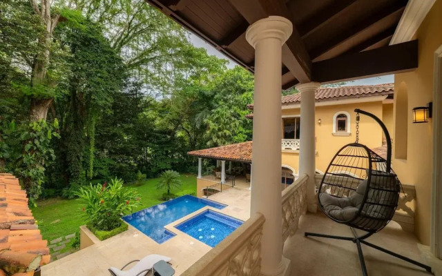 - Casa Zafiro 7 Bedrooms Private Pool