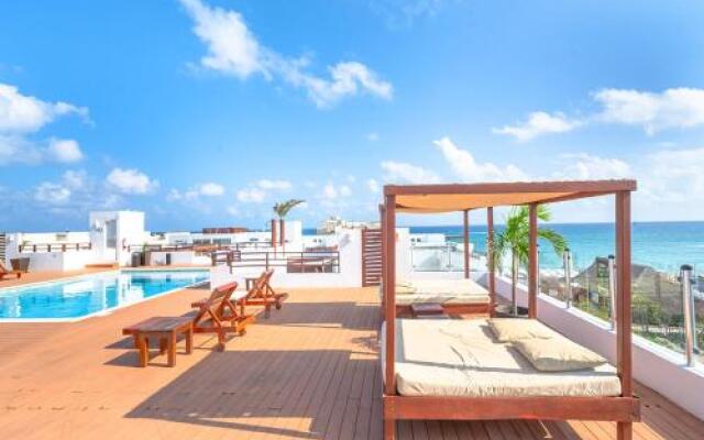 Beachside Retreat - Mujeres Bailando