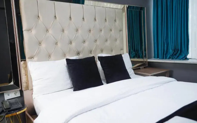 Montino Hotel