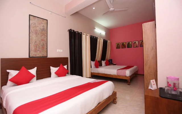 OYO Flagship 19120 The Classio Guest House