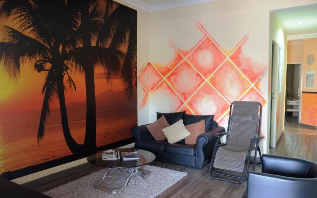 Natol Homestay - LA Tabuan Jaya