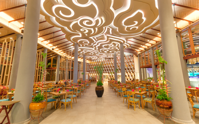 Diamond Cliff Resort & Spa, Patong Beach