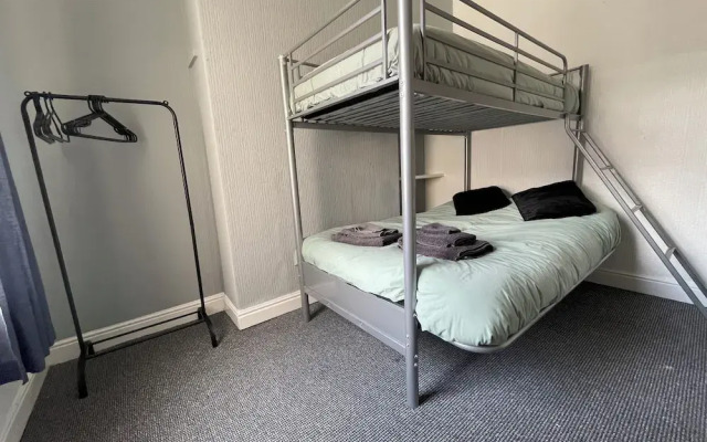 Cozy 2 Bedroom Property With all Amenities