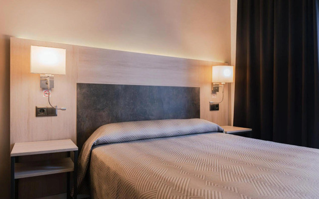 Port Fiesta Park Hotel