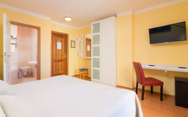 City Crown Hotel Prague