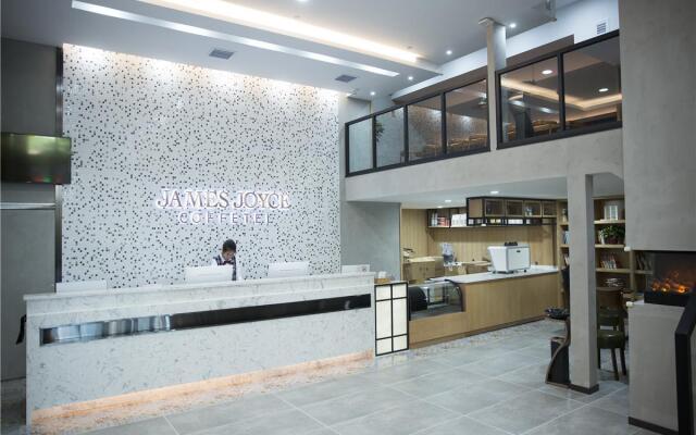 James Joyce Coffetel·South Taiyuan Railway Station Shanxi University