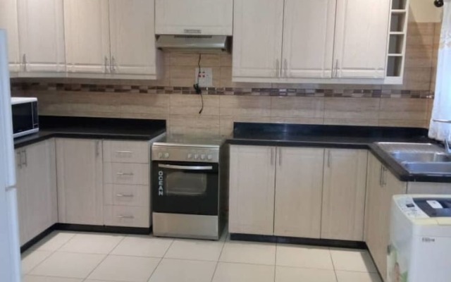 3 Bedrooms Exclusive Apartment in Kaludu