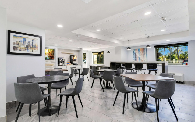 La Quinta Inn & Suites by Wyndham Jacksonville Mandarin