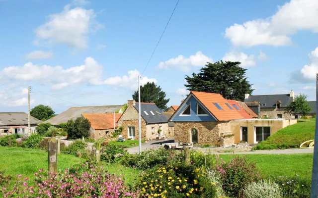 Holiday Home L'Hirondelle - SJD202