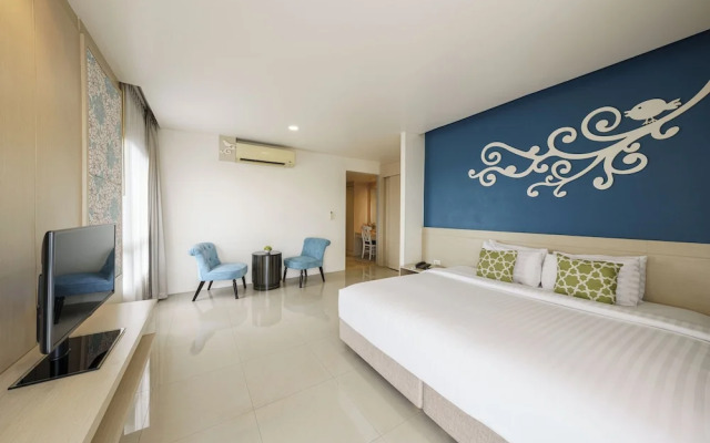 Jolly Suites Petkasem