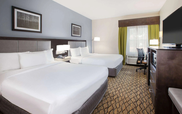 Wingate by Wyndham Roseville/Detroit
