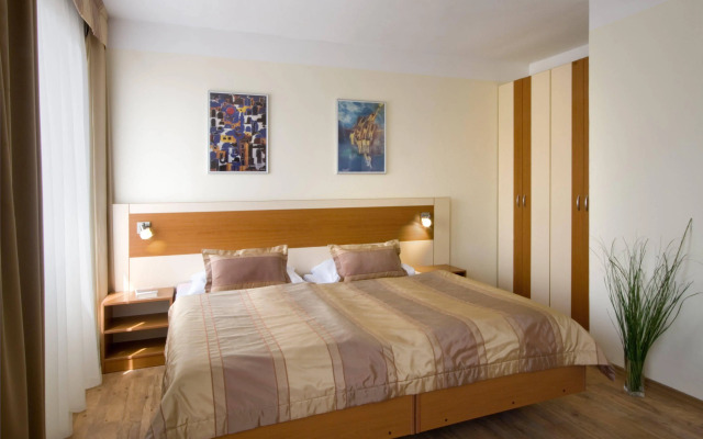 Aida Hotel
