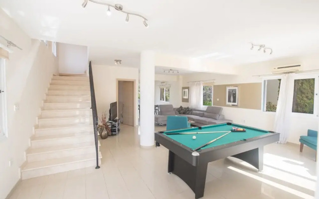 Villa Josie, Modern 3Bdr Ayia Napa Villa With Pool