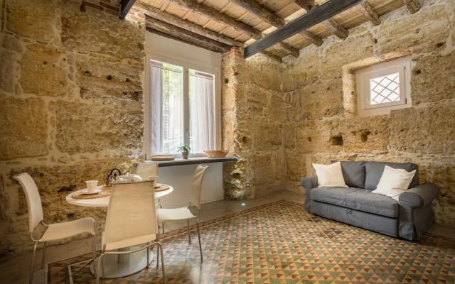 Stylish house in front of Casa Professa