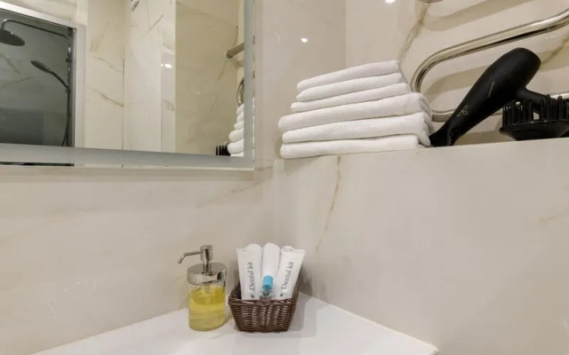 Апартаменты НайсПлэйсСПБ на Большеохтинском проспекте, д.15 к.2