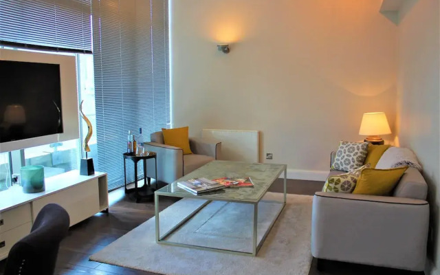 One Bed Penthouse Apartment in City Road