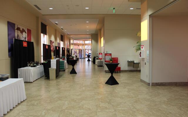 Holiday Inn Des Moines-Airport/Conf Center by IHG