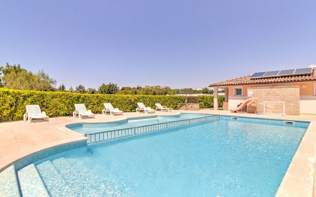 Splendid Mobile Home in Banjole With Swimming Pool