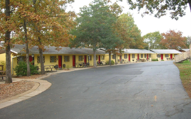 Golden Arrow Resort