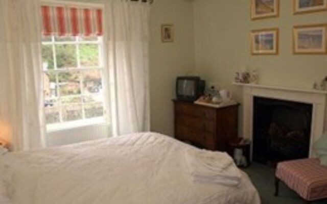 Hillside House - Guest House