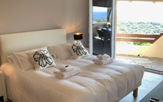 Swim Lodge Hotel Porto Vecchio