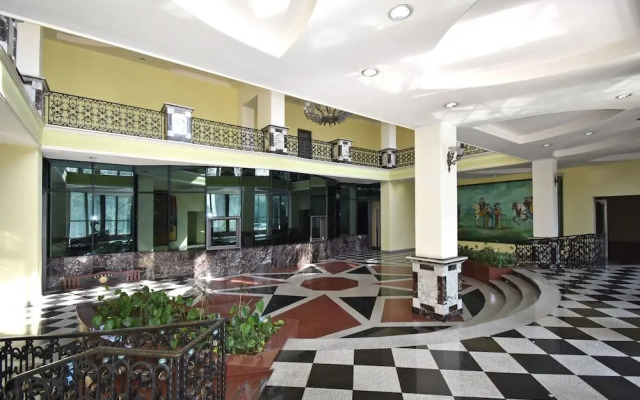 Spacious Apartment by Luxe Group TT606