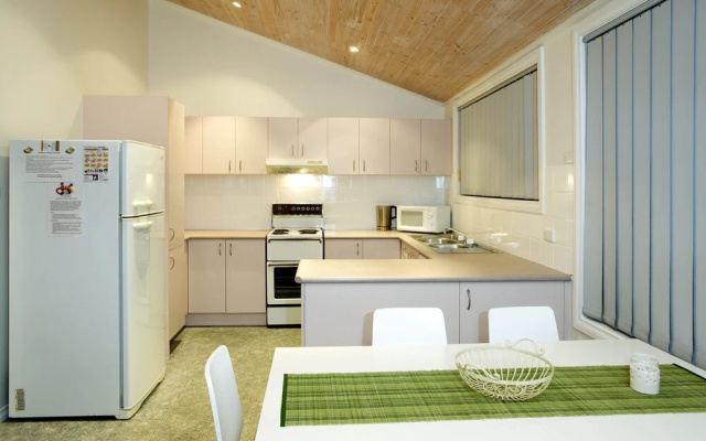 Tomaree 18 - Baybreeze - Shoal Bay
