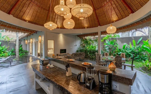 Brand new Luxury 3BR villa Ethnic Ubud 1
