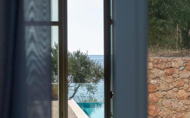 Villa IΙ with Private Pool