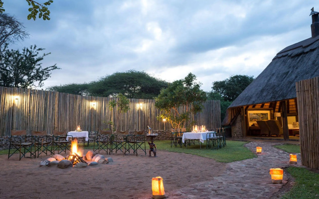 Rhino River Lodge