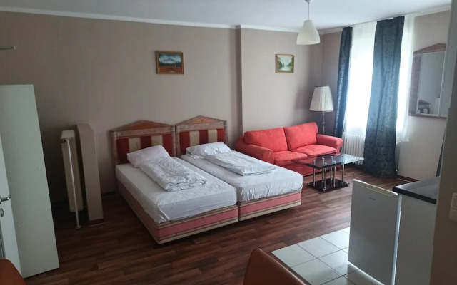 2-Rent Group Hostel Zimmer&Apartments GKP2