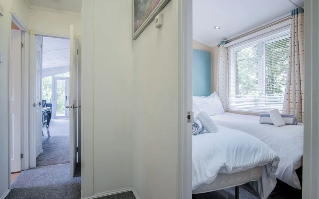 1 Manor Lodge - 3 Bedroom Lodge - Pendine
