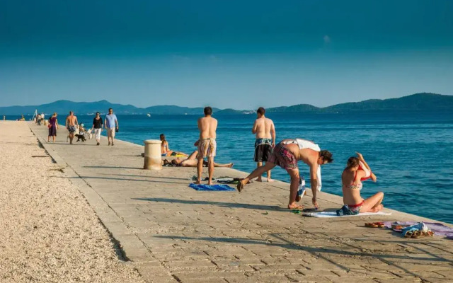 Bristol lux 3BR apartment with view