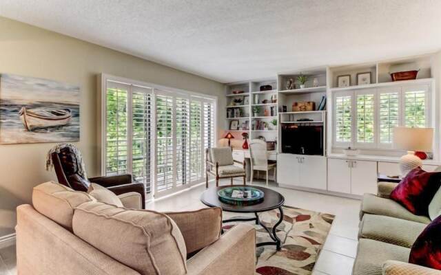 2126 Beachwood