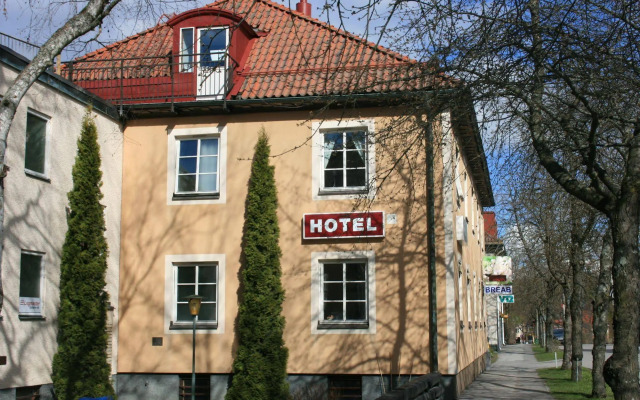 hotelImage