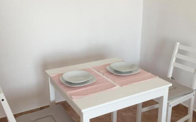 Studio apartman Lara ***