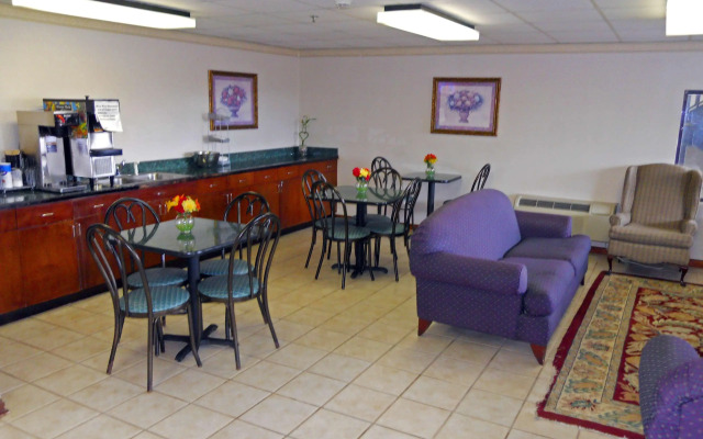 Americas Best Inn & Suites - Decatur