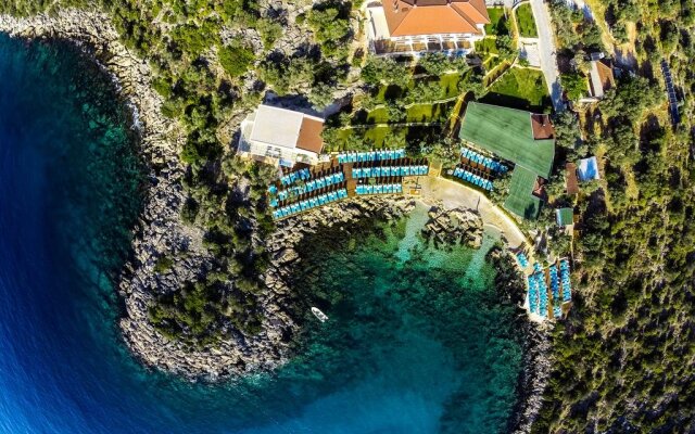 Blanca Beach Hotel