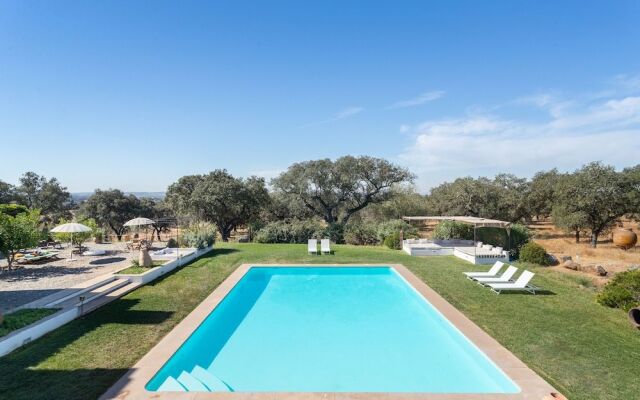 Rosa Estates The Farmhouse & Stables