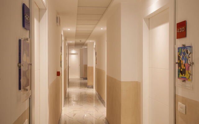 Floris Hotel