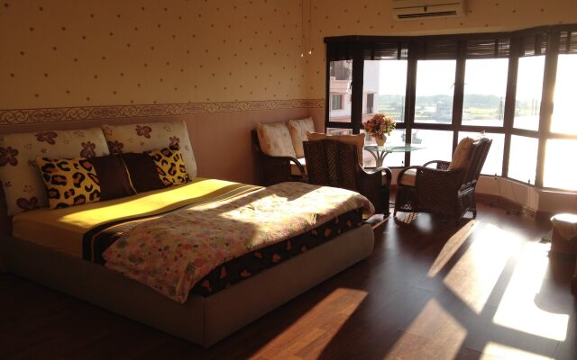 Marina Court Resort Condominium