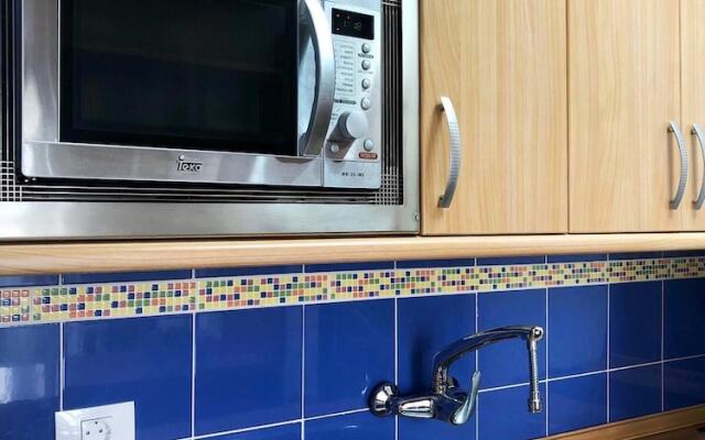 Vives Beach Flat by Canary365