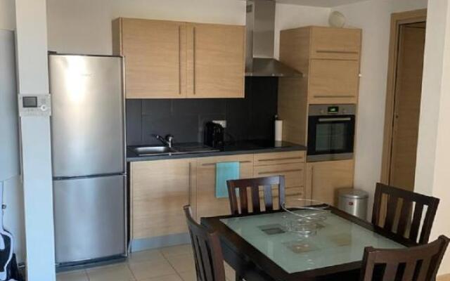 Superbe appartement avec parking privé, proche commerces et mer