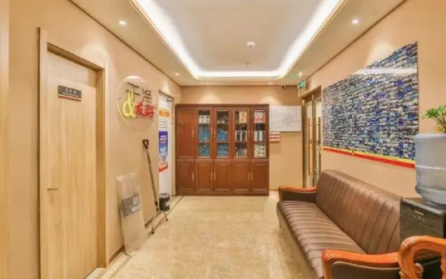 Super 8 Hotel (Beijing Sports University Qinghe Subway Station) – Lobby – Beijing