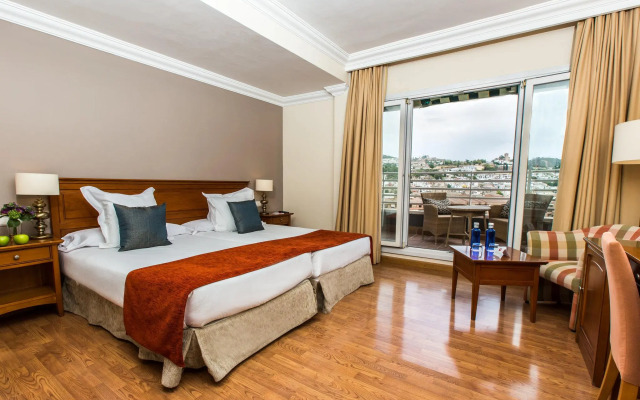 Отель Sercotel Hmo Martina